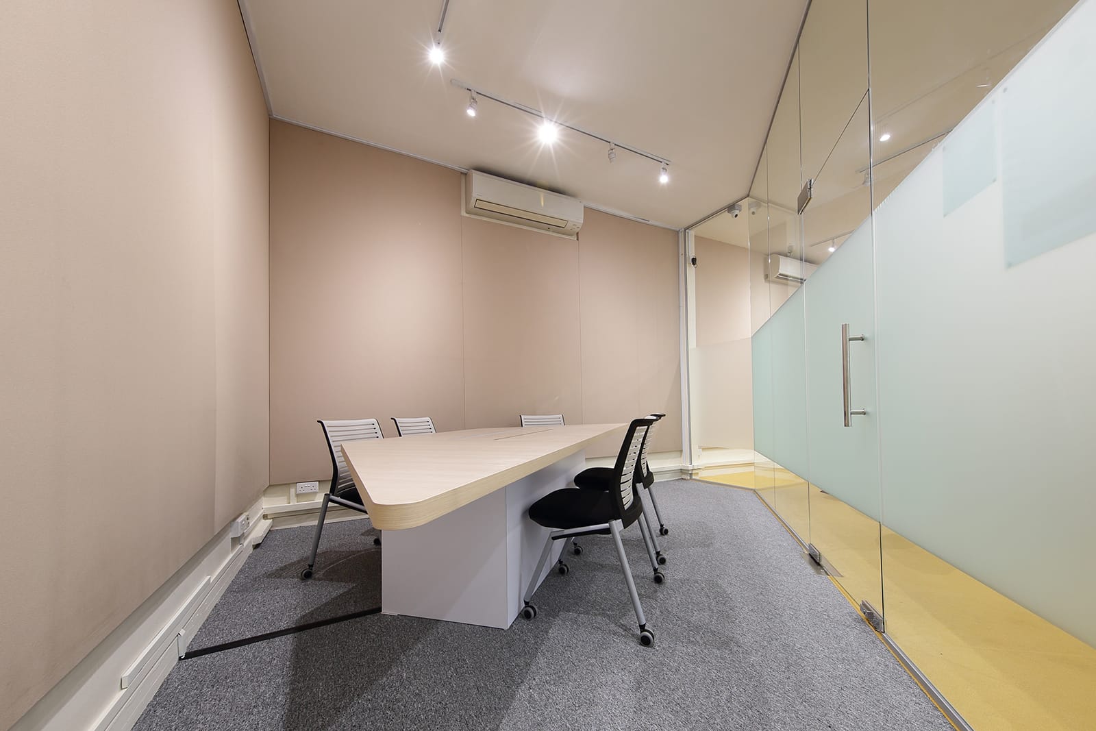 This is the alt text